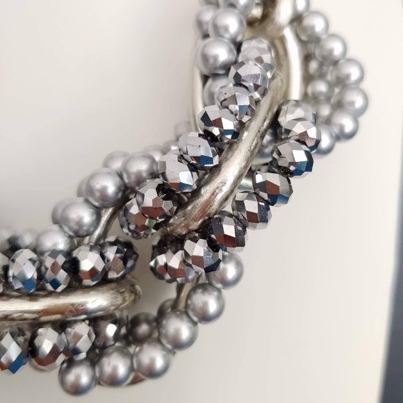 Dramatic silver link and beaded necklace - Picture 4 of 11